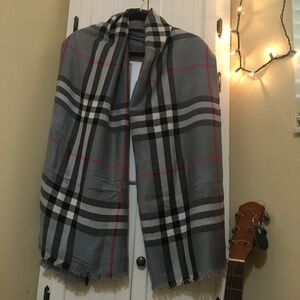🧣BURBERRY Light blue Check Scarf 65% Cashmere/35% silk